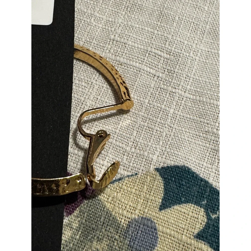 Vintage Gold Tone Hammered Texture Clip On Hoop Earrings Semi-Hoops